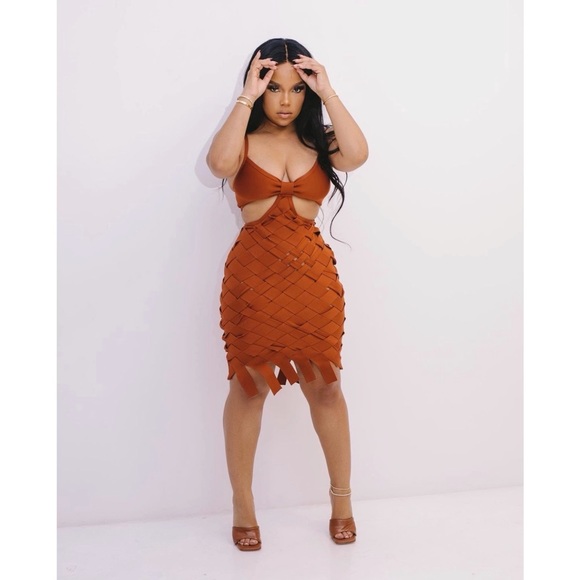 Orange midi dress - Picture 2 of 9